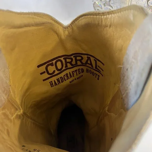 WOMEN'S WHITE GLITTERED INLAY AND CRYSTALS SNIP COWBOY BOOT 9M - Picture 10 of 16